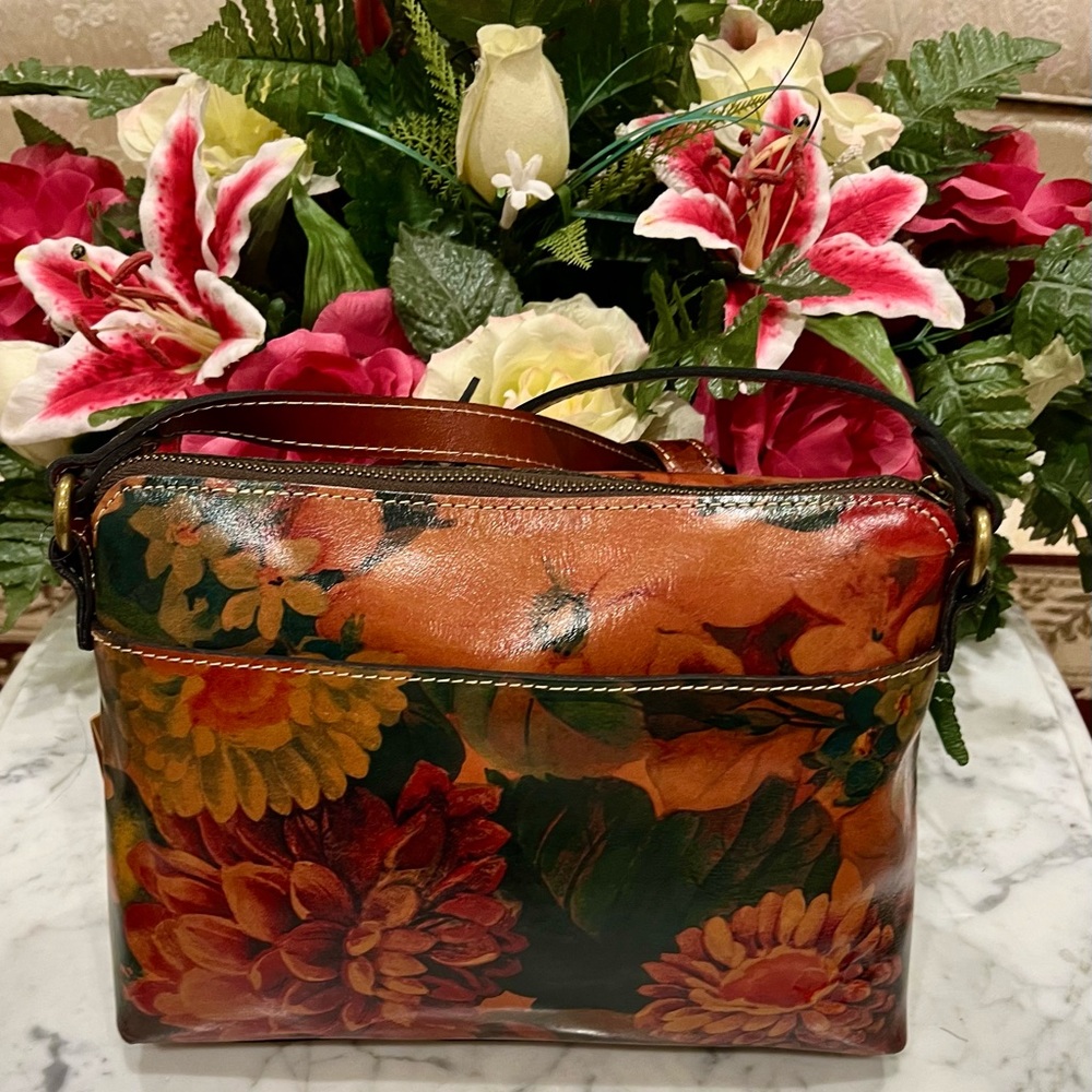 Patricia Nash Avelino Crossbody purse. - Picture 7 of 14